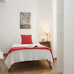 Apartment Singularstays Roteros *